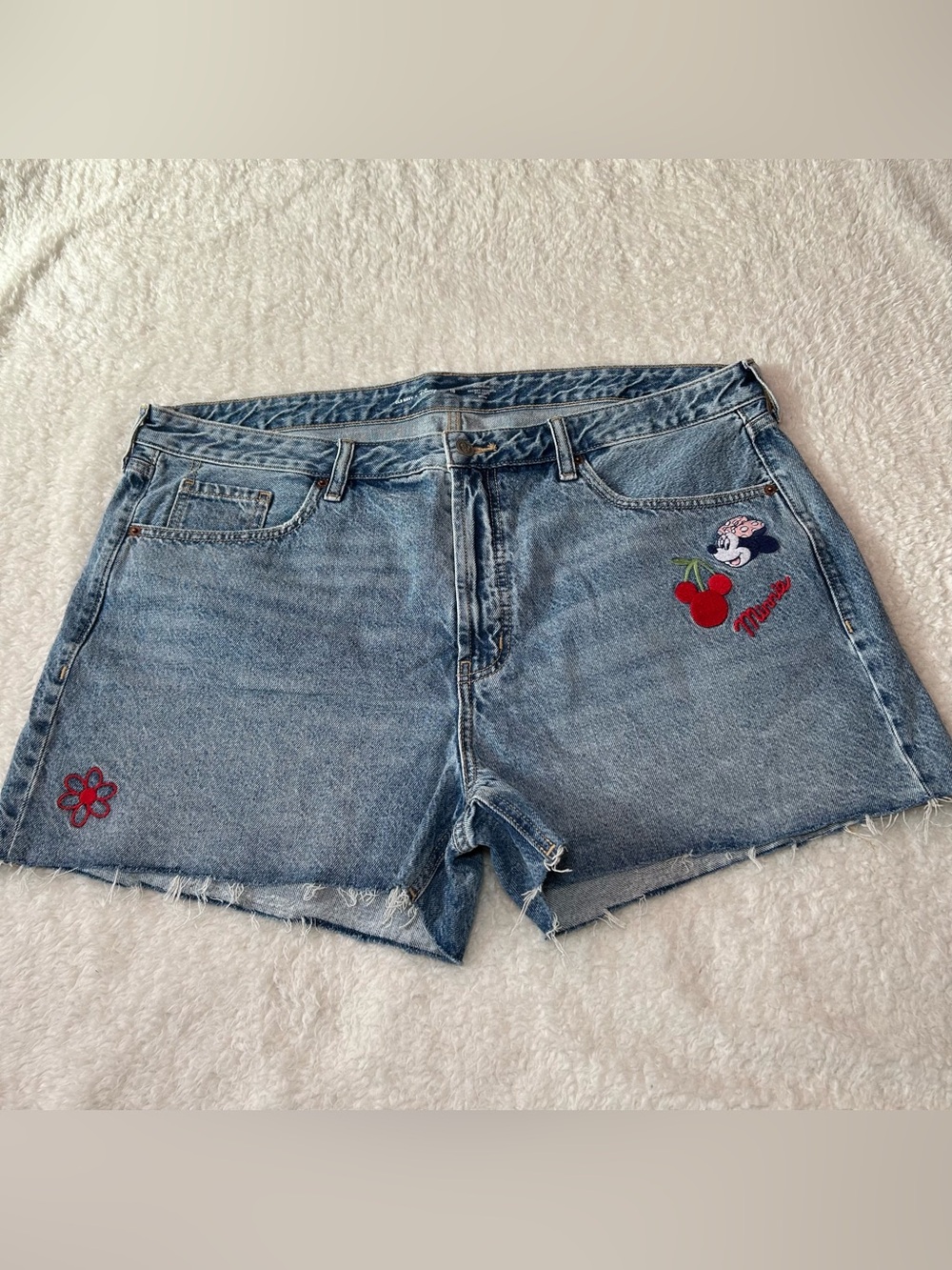 Old Navy X Disney High Rise Cut Off Jean Shorts Minnie Mouse 18 - Picture 5 of 6
